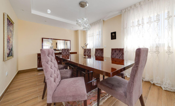 Herverkoop - 3. Vrijstaande villa - Torrevieja - Costa Blanca Zuid