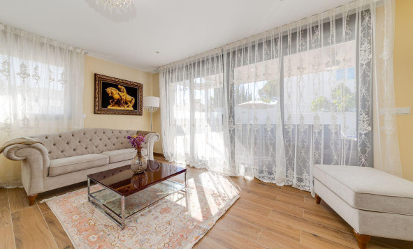 Herverkoop - 3. Vrijstaande villa - Torrevieja - Costa Blanca Zuid