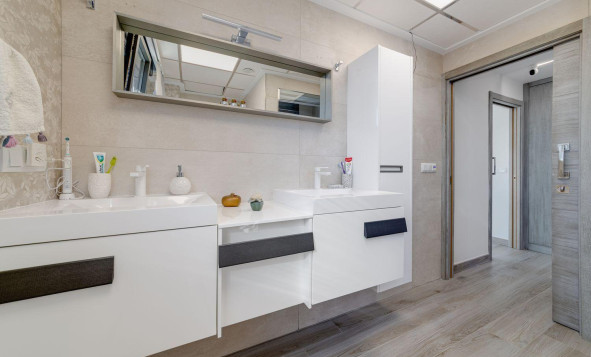 Herverkoop - 3. Vrijstaande villa - Torrevieja - Costa Blanca Zuid