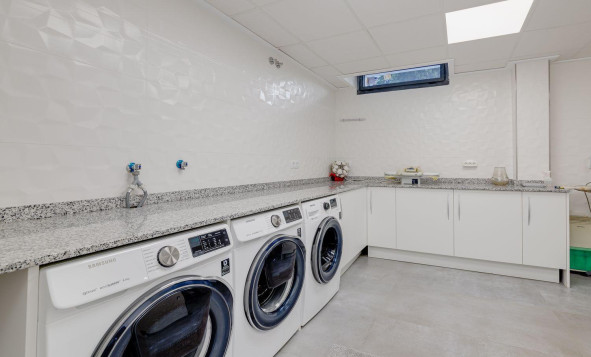 Herverkoop - 3. Vrijstaande villa - Torrevieja - Costa Blanca Zuid