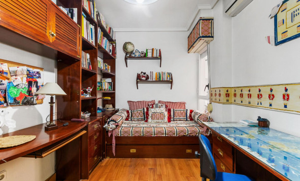 Herverkoop - 1. Appartement / flat - Torrevieja - CLUB NAUTICO TORREVIEJA