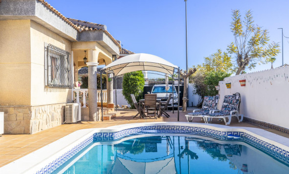 Herverkoop - 3. Vrijstaande villa - Gea y Truyols - Costa Calida