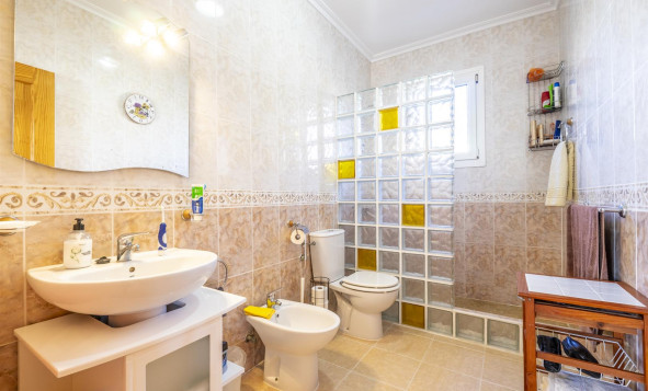 Herverkoop - 3. Vrijstaande villa - Gea y Truyols - Costa Calida