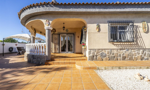 Herverkoop - 3. Vrijstaande villa - Gea y Truyols - Costa Calida