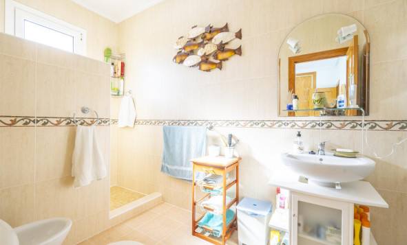 Herverkoop - 3. Vrijstaande villa - Gea y Truyols - Costa Calida