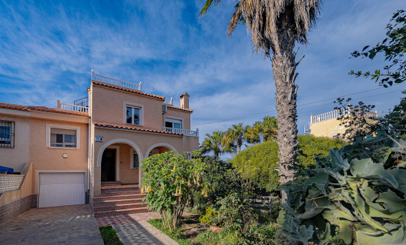 Herverkoop - 4. Halfvrijstaande villa - Torrevieja - Costa Blanca Zuid