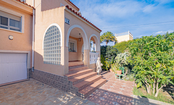 Herverkoop - 4. Halfvrijstaande villa - Torrevieja - Costa Blanca Zuid
