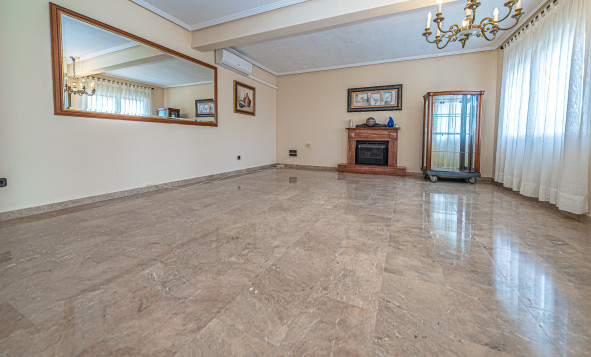 Herverkoop - 4. Halfvrijstaande villa - Torrevieja - Costa Blanca Zuid