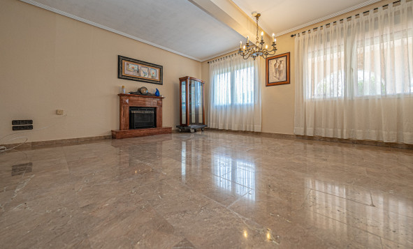 Herverkoop - 4. Halfvrijstaande villa - Torrevieja - Costa Blanca Zuid