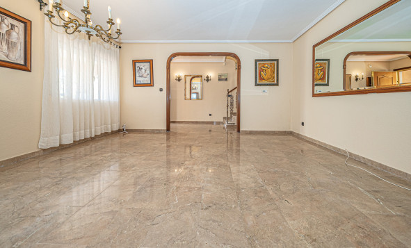 Herverkoop - 4. Halfvrijstaande villa - Torrevieja - Costa Blanca Zuid