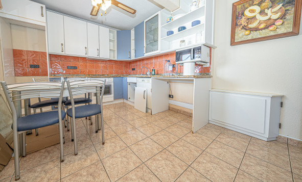 Herverkoop - 4. Halfvrijstaande villa - Torrevieja - Costa Blanca Zuid