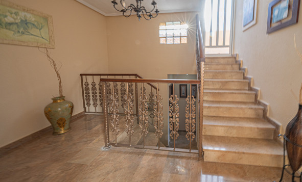 Herverkoop - 4. Halfvrijstaande villa - Torrevieja - Costa Blanca Zuid