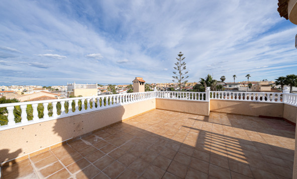 Herverkoop - 4. Halfvrijstaande villa - Torrevieja - Costa Blanca Zuid