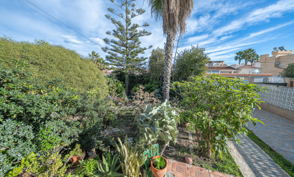 Herverkoop - 4. Halfvrijstaande villa - Torrevieja - Costa Blanca Zuid