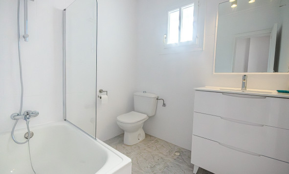 Herverkoop - 3. Vrijstaande villa - San Miguel de Salinas - Costa Blanca Zuid