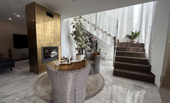 Herverkoop - 3. Vrijstaande villa - Los Balcones - Costa Blanca Zuid