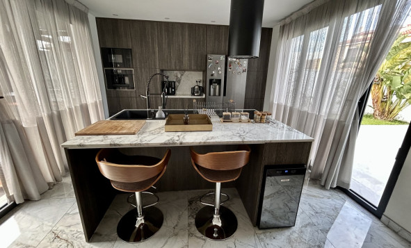 Herverkoop - 3. Vrijstaande villa - Los Balcones - Costa Blanca Zuid