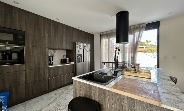 Herverkoop - 3. Vrijstaande villa - Los Balcones - Costa Blanca Zuid