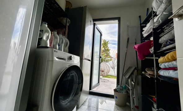 Herverkoop - 3. Vrijstaande villa - Los Balcones - Costa Blanca Zuid