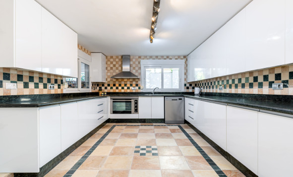 Herverkoop - 3. Vrijstaande villa - Dehesa de Campoamor - Costa Blanca Zuid