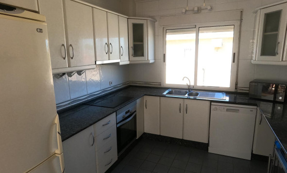 Herverkoop - 3. Vrijstaande villa - Algorfa - Costa Blanca Zuid