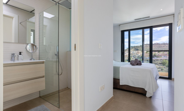 Herverkoop - 3. Vrijstaande villa - Benijófar - Costa Blanca Zuid