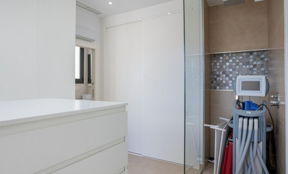 Herverkoop - 3. Vrijstaande villa - Benijófar - Costa Blanca Zuid