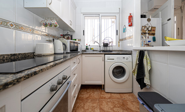 Herverkoop - 4. Halfvrijstaande villa - Cabo Roig - La Regia