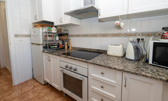 Herverkoop - 4. Halfvrijstaande villa - Cabo Roig - La Regia