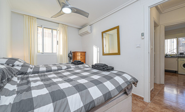 Herverkoop - 4. Halfvrijstaande villa - Cabo Roig - La Regia