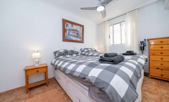 Herverkoop - 4. Halfvrijstaande villa - Cabo Roig - La Regia