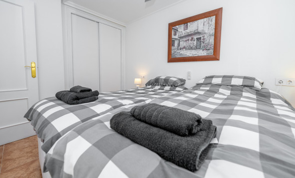 Herverkoop - 4. Halfvrijstaande villa - Cabo Roig - La Regia