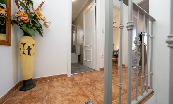 Herverkoop - 4. Halfvrijstaande villa - Cabo Roig - La Regia