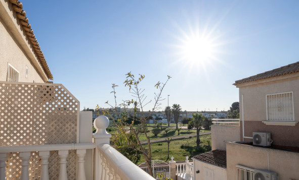 Herverkoop - 4. Halfvrijstaande villa - Cabo Roig - La Regia