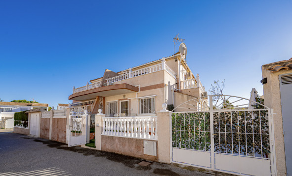 Herverkoop - 4. Halfvrijstaande villa - Cabo Roig - La Regia