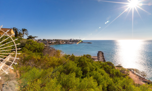 Herverkoop - 4. Halfvrijstaande villa - Cabo Roig - La Regia