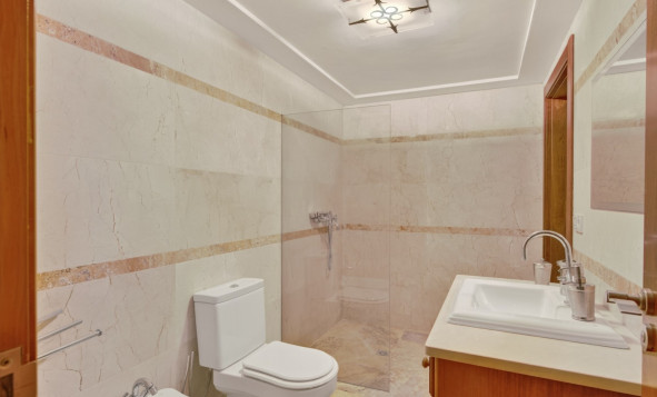 Herverkoop - 3. Vrijstaande villa - Elche - Costa Blanca Zuid