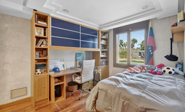 Herverkoop - 3. Vrijstaande villa - Elche - Costa Blanca Zuid