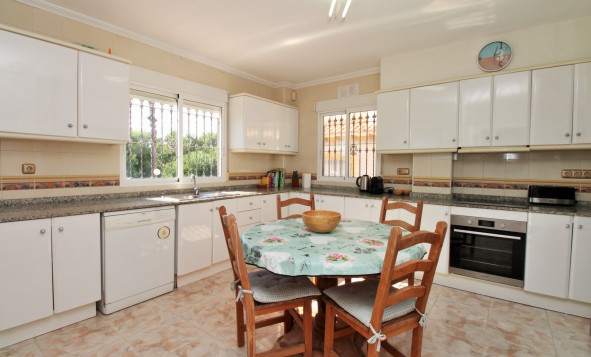 Herverkoop - 3. Vrijstaande villa - Playa Flamenca - Costa Blanca Zuid