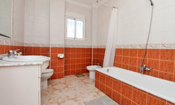 Herverkoop - 3. Vrijstaande villa - Playa Flamenca - Costa Blanca Zuid