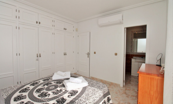 Herverkoop - 3. Vrijstaande villa - Playa Flamenca - Costa Blanca Zuid