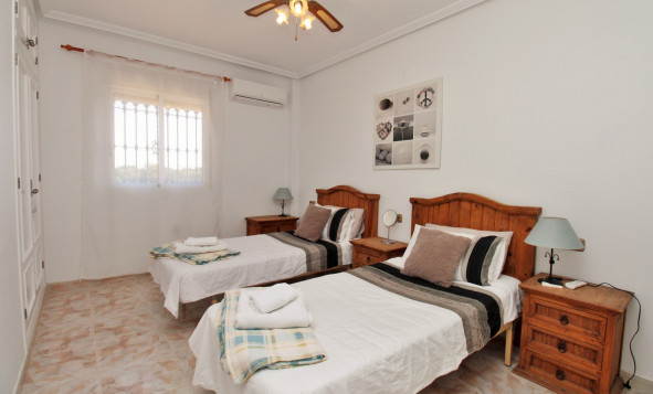 Herverkoop - 3. Vrijstaande villa - Playa Flamenca - Costa Blanca Zuid