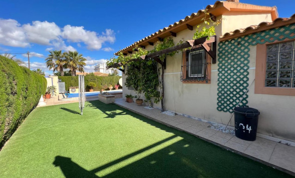 Herverkoop - 3. Vrijstaande villa - Cabo Roig - Costa Blanca Zuid