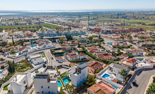 Herverkoop - 3. Vrijstaande villa - Ciudad Quesada - Costa Blanca Zuid