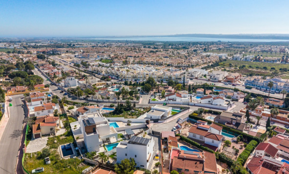 Herverkoop - 3. Vrijstaande villa - Ciudad Quesada - Costa Blanca Zuid