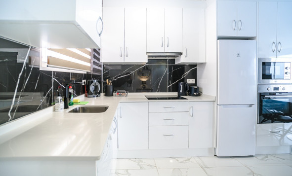 Herverkoop - 1. Appartement / flat - Torrevieja - Punta Prima