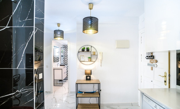 Herverkoop - 1. Appartement / flat - Torrevieja - Punta Prima