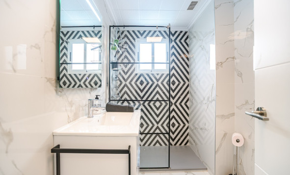 Herverkoop - 1. Appartement / flat - Torrevieja - Punta Prima