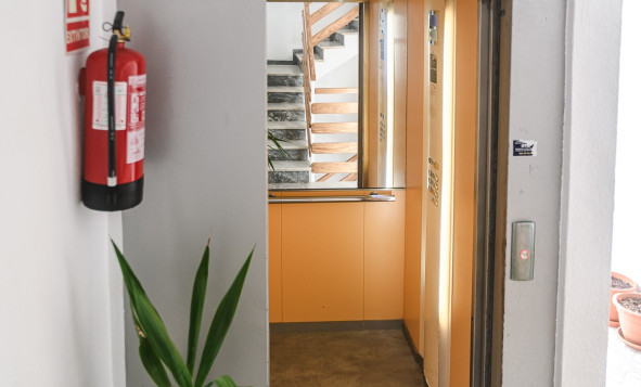 Herverkoop - 1. Appartement / flat - Torrevieja - Punta Prima