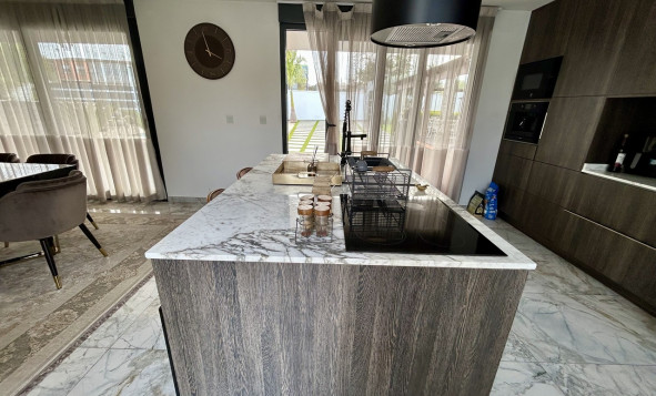 Herverkoop - 3. Vrijstaande villa - Los Balcones - Costa Blanca Zuid